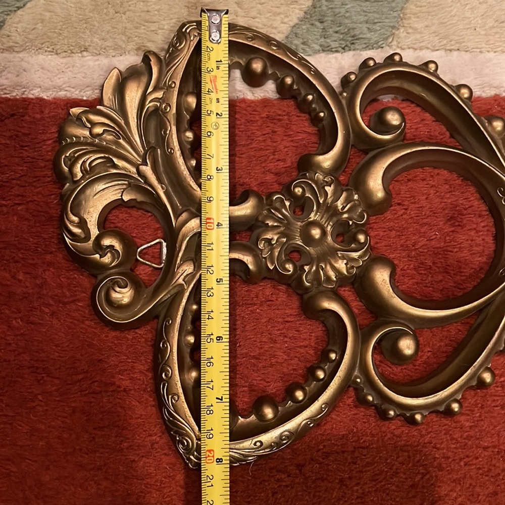 Vintage Gold Intricate Detailed Key Wall Decor - Picture 7 of 7